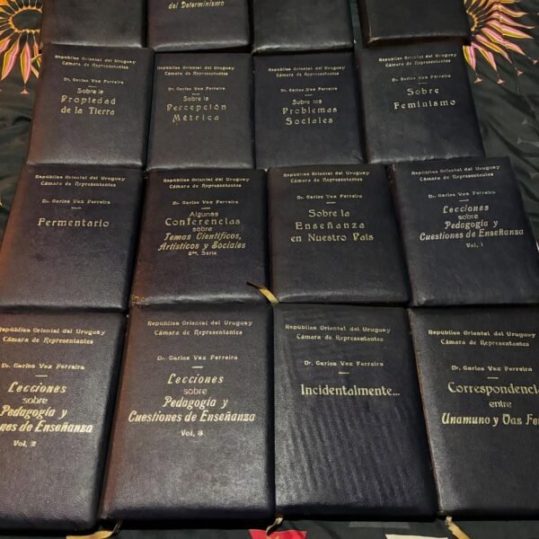 Lote de 16 tomos de Carlos Vaz Ferreira